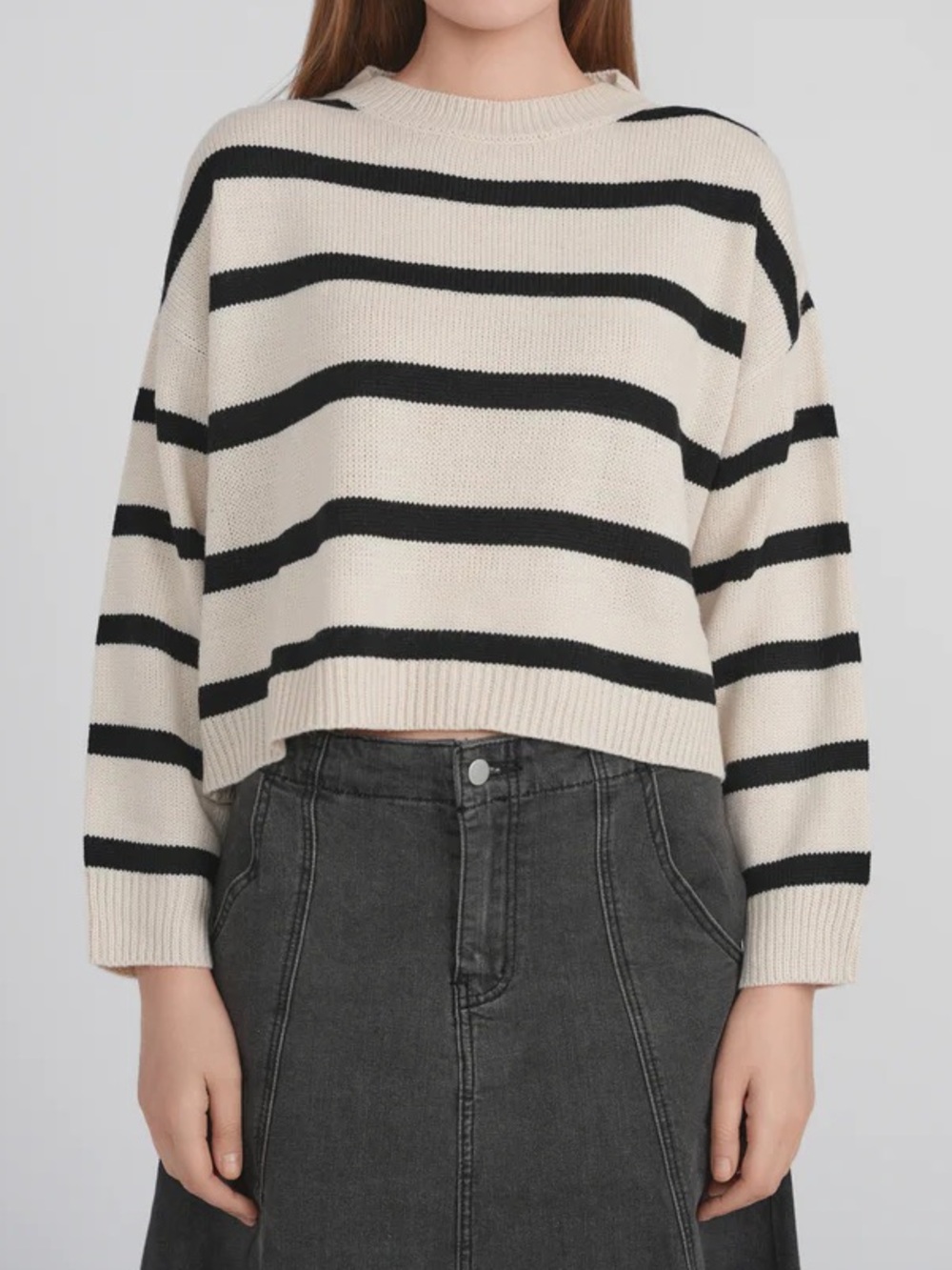 Mayas Place Cropped Striped Crewneck Sweater in Oatmeal and Black size M/L